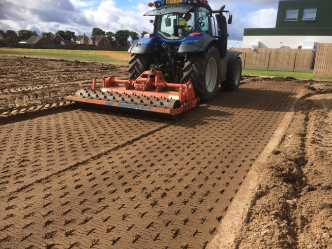 Green-tree supply over 2000 tonnes of topsoil for new Secondary School